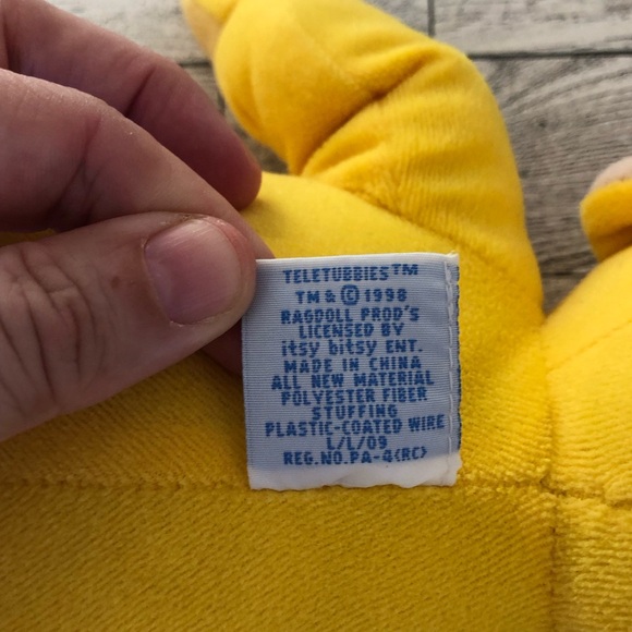 Eden - Vintage 1998 Teletubbies Laa Laa Yellow Plush Doll Flocked Face - Picture 8 of 9